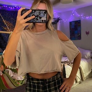 Open Shoulder Crop Tee